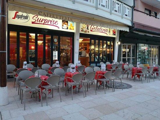 Bar Gelateria Surprise