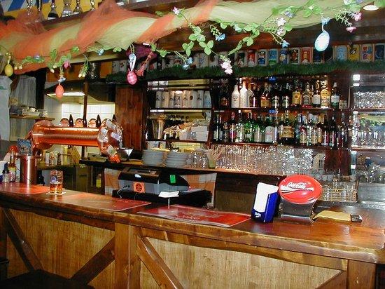Mini pub 2