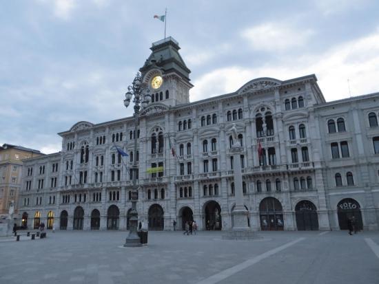 Colonna di Carlo VI di Trieste